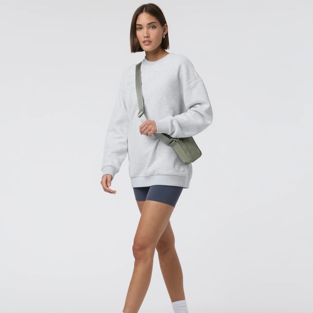 Vuori Pale Gray Heather Crewneck